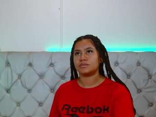 noiravale Live Webcam on CamSoda