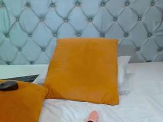 noiravale Live Webcam on CamSoda