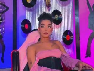 nickyminach Sex Cam Show