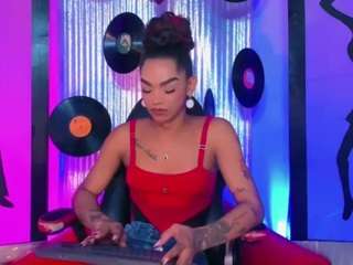 nickyminach live webcam show