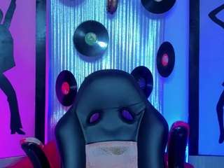 nickyminach Live Webcam on CamSoda