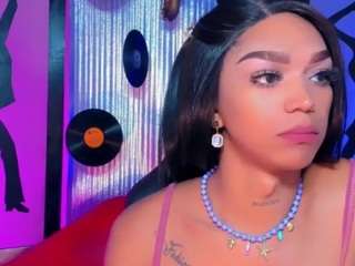 nickyminach live cam preview