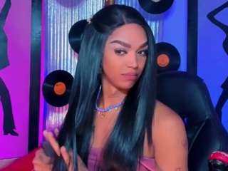 nickyminach live cam preview