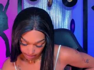 nickyminach live cam preview
