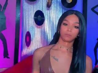 nickyminach live cam preview