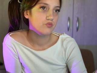PaleFlicker live cam preview