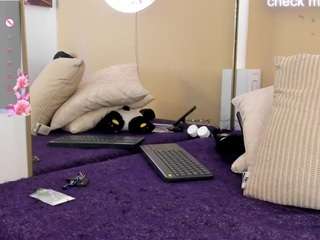 Live cam show with Yakitaii