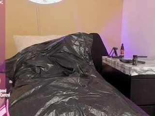 Yakitaii's cam show statistics and live stream