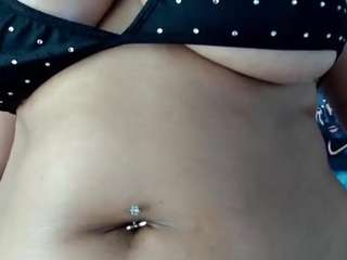 Yasmine live cam preview