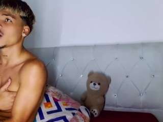 angel-foxxx live webcam show