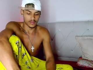 angel-foxxx live webcam show