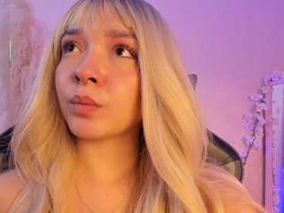 jullieee webcam model