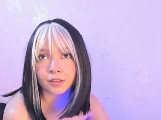 jullieee live webcam show