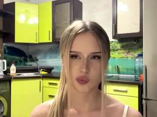 LioraRoux live webcam show