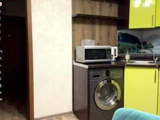 lioraroux's live room