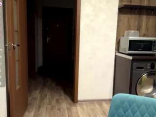 LioraRoux live cam preview