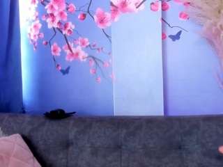Maddy live cam preview