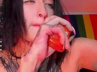 Sarahbenjamin's live stream