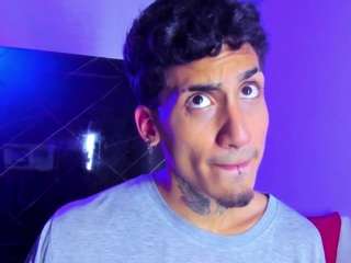 strikeandsweet live webcam show