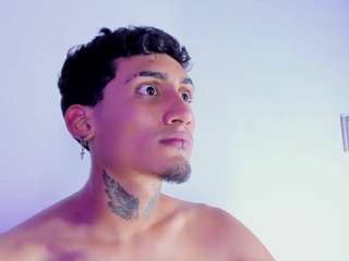 StrikeandSweet live webcam show