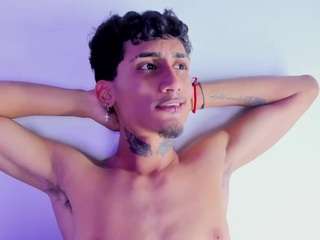 StrikeandSweet live webcam show