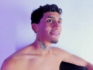 StrikeandSweet live webcam show