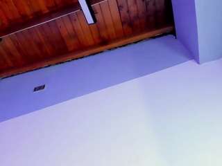 StrikeandSweet live webcam show