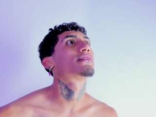 StrikeandSweet live webcam show