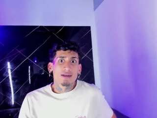 StrikeandSweet live webcam show