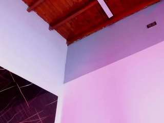 StrikeandSweet live webcam show