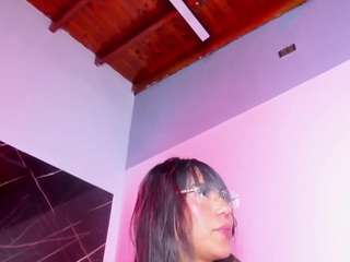 StrikeandSweet live webcam show