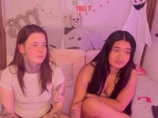 le modèle kaliykatie1 est en webcam porno dans un show sur le site camsoda, il possède les tags suivants: anal,ass to mouth,athletic,black hair,brown eyes,cowgirl,cum on pussy,deepthroat,drinking,facesitting,facial piercings,lovense,skinny,tattoos,toys,hd
