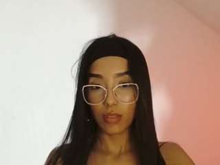le modèle lunnavelour est en webcam porno dans un show sur le site camsoda, il possède les tags suivants: ahegao,solo,massage,natural,oil,orgasm,pussy,sex toys,sexy,shaved pussy,skinny,spank,lovense,spanking,striptease,tattoos,tease,teen 18,thin,toys