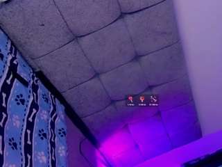 pinkscreens webcam model