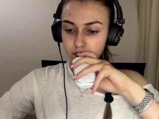 Lia live webcam show