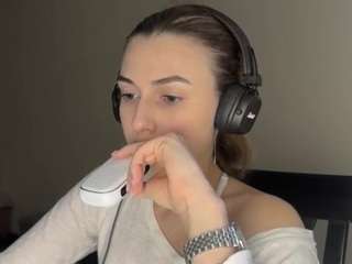 Lia live webcam show