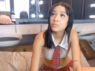 velvetmia68 Live Webcam on CamSoda