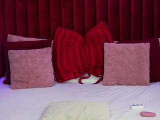 MyaGold live webcam show