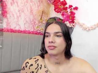 almaazgi live webcam show