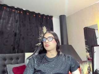 AlmaazGi live webcam show