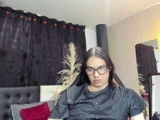AlmaazGi live webcam show