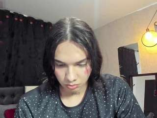 AlmaazGi live webcam show