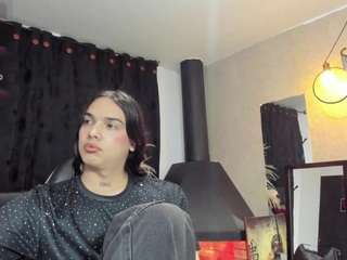 AlmaazGi live webcam show