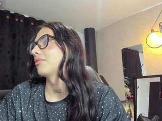 AlmaazGi live webcam show
