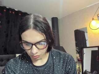 AlmaazGi live webcam show