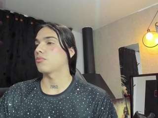 AlmaazGi live webcam show