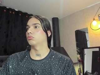 AlmaazGi live webcam show