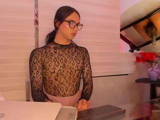 AlmaazGi live webcam show