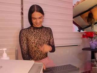 AlmaazGi live webcam show