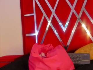 Live cam show with ambarglowasm